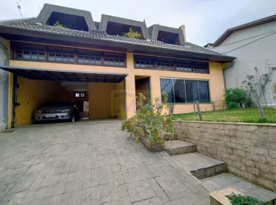 Sobrado com 3 Quartos à venda, 332m² no Guabirotuba, Curitiba