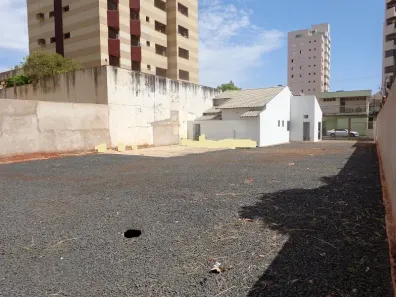 Lote/Terreno à venda, 701m² no Martins, Uberlândia