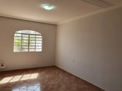 Casa com 3 Quartos à venda, 202m² no São Carlos, Anápolis