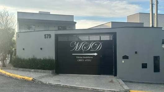 Sobrado com 2 Quartos à venda, 184m² no Loteamento Villa Branca, Jacareí