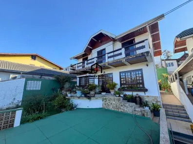 Sobrado com 3 Quartos à venda, 1871m² no Vila Isabela, Campos do Jordão