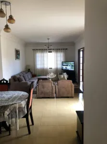 Casa com 3 Quartos à venda, 213m² no Califórnia, Londrina