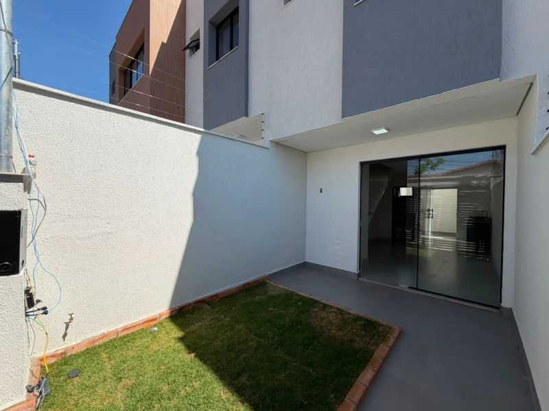 Casa com 2 quartos — Planalto, Belo Horizonte