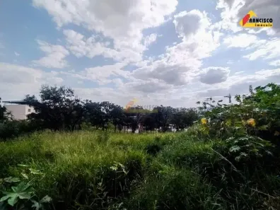 à venda, 300m² no São João de Deus, Divinópolis