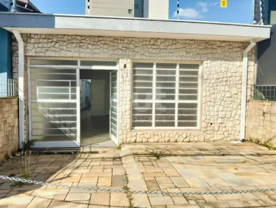 Casa com 3 Quartos para alugar, 122m² no Cambuí, Campinas