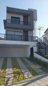 Sobrado com 3 Quartos à venda, 233m² no Fazenda Rodeio, Mogi das Cruzes