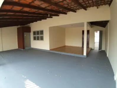 Casa com 3 Quartos para alugar, 200m² no Nossa Senhora Aparecida, Cuiabá