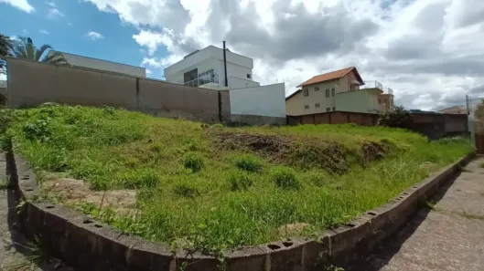 Lote/Terreno à venda, 577m² no Jardim Europa, Poços de Caldas