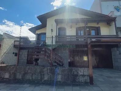 Casa com 3 Quartos para alugar, 280m² no Cinqüentenário, Caxias do Sul