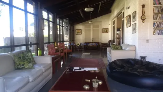 Casa com 5 Quartos à venda, 600m² no Valparaíso, Petrópolis