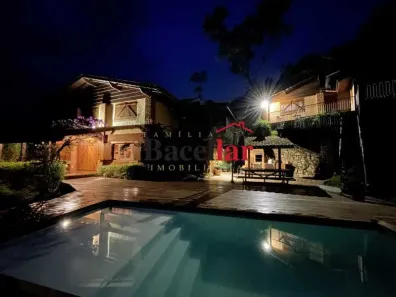 Casa de Condomínio com 4 Quartos à venda, 400m² no Centro, Bocaina de Minas