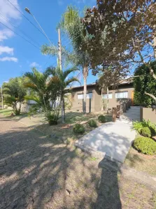 Casa com 4 Quartos para alugar, 220m² no Jardim Colibri, Embu das Artes