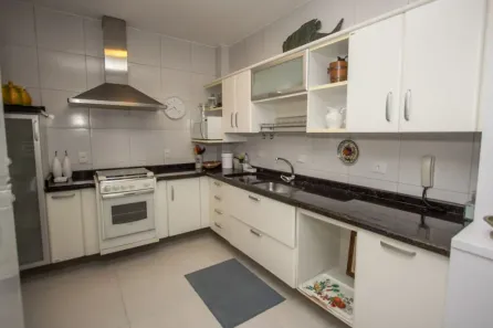 Apartamento com 4 Quartos para alugar, 125m² no Centro, Balneário Camboriú