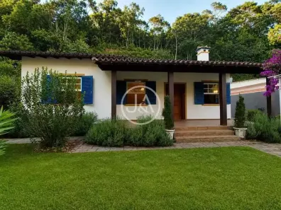 Casa com 3 Quartos à venda, 180m² no Itaipava, Petrópolis