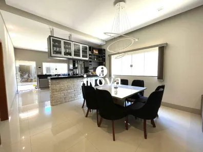 Casa com 3 Quartos à venda, 206m² no Jardim do Lago, Uberaba