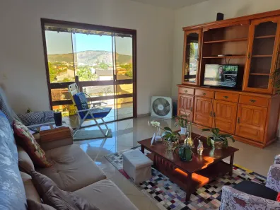 Casa com 3 Quartos à venda, 600m² no Camboinhas, Niterói