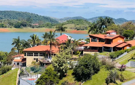 Fazenda/Sítio com 8 Quartos à venda, 500m² no Centro, Igaratá