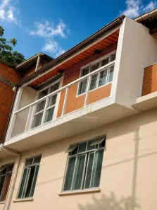 Casa com 3 Quartos para venda ou aluguel, 160m² no Duchas, Petrópolis