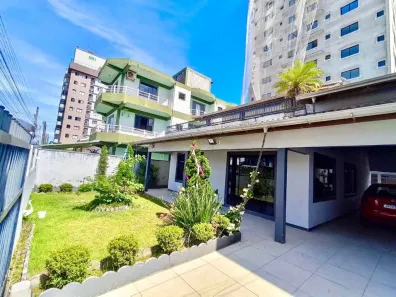 Casa com 3 Quartos à venda, 300m² no Centro, Navegantes