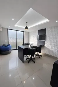 Sala Comercial para alugar, 130m² no Jóquei, Teresina