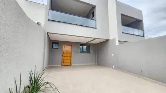 Sobrado com 3 Quartos para alugar, 140m² no Jardim Presidente, Londrina