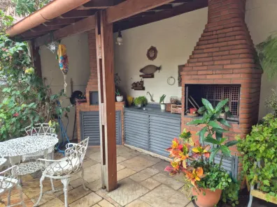 Casa de Condomínio com 3 Quartos à venda, 200m² no Jardim Ampliação, São Paulo