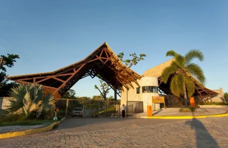 Lote/Terreno à venda, 921m² no Centro, Simões Filho