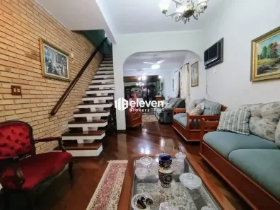 Sobrado com 4 Quartos à venda, 352m² no Embaré, Santos