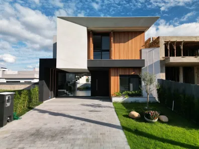 Sobrado com 4 Quartos à venda, 220m² no , Xangri-Lá