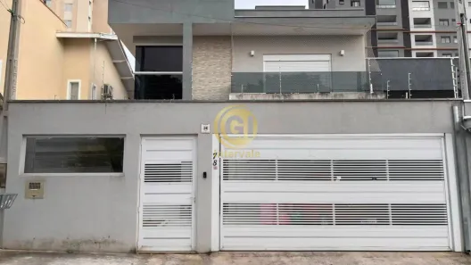 Sobrado com 3 Quartos à venda, 250m² no Loteamento Villa Branca, Jacareí