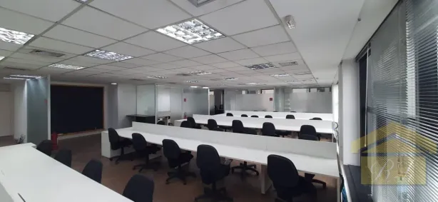 Sala Comercial para alugar, 371m² no Vila Olímpia, São Paulo