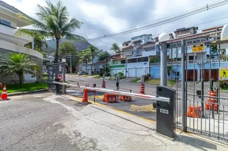 Casa de Condomínio com 3 Quartos à venda, 241m² no Anil, Rio de Janeiro