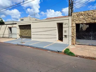 Casa com 3 Quartos à venda, 170m² no Doutor Tancredo de Almeida Neves, Araraquara