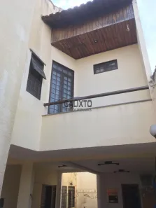 Casa com 3 Quartos à venda, 270m² no Jardim Brasília, Uberlândia