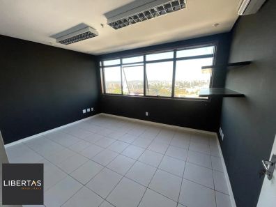 Sala Comercial com 1 Quarto à venda, 43m² no Três Figueiras, Porto Alegre