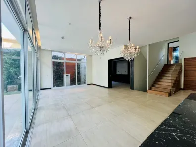Sobrado com 4 Quartos à venda, 430m² no Jardim das Bandeiras, São Paulo