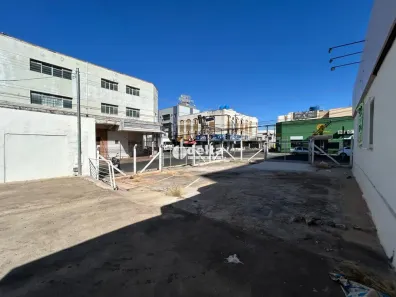 Ponto Comercial para alugar, 704m² no Centro, Uberlândia