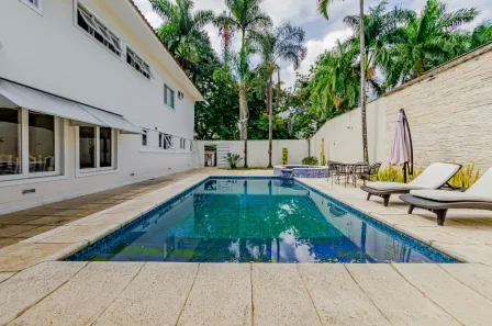 Casa de Condomínio com 6 Quartos para alugar, 690m² no Itanhangá, Rio de Janeiro