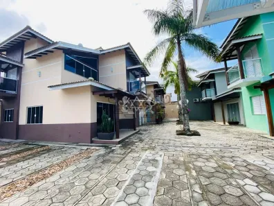 Sobrado com 3 Quartos à venda, 130m² no Massaguaçu, Caraguatatuba
