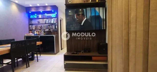 Apartamento com 3 Quartos à venda, 70m² no Jardim Patrícia, Uberlândia