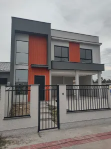 Sobrado com 3 Quartos à venda, 135m² no Nova Palhoça, Palhoça