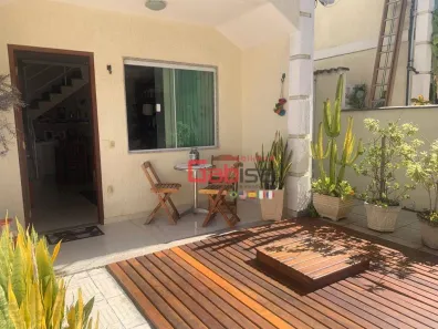 Casa de Condomínio com 2 Quartos à venda, 85m² no Palmeiras, Cabo Frio
