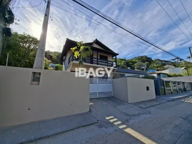 Casa com 3 Quartos para alugar, 120m² no Morro das Pedras, Florianópolis