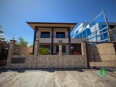 Sobrado com 4 Quartos à venda, 207m² no Forquilhas, São José