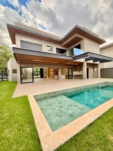 Sobrado com 4 Quartos à venda, 317m² no Jardins França, Goiânia