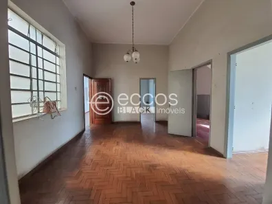 Imóvel Comercial com 7 Quartos à venda, 185m² no Centro, Uberlândia