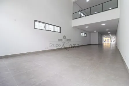 Imóvel Comercial à venda, 550m² no Vila Mathias, Santos