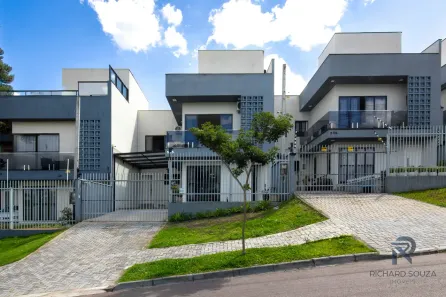 Sobrado com 4 Quartos à venda, 138m² no Tingui, Curitiba