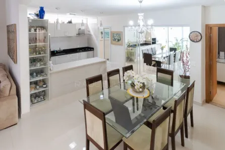 Casa de Condomínio com 3 Quartos à venda, 198m² no Vivendas do Arvoredo, Londrina