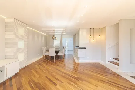 Casa de Condomínio com 3 Quartos à venda, 180m² no Santo Inácio, Curitiba
